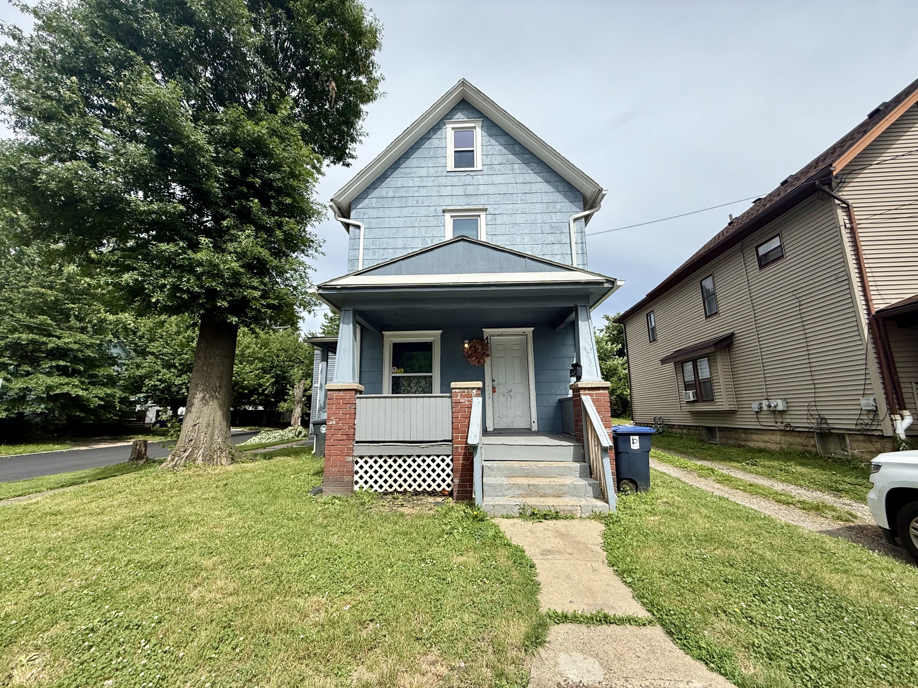 895 Beardsley Street