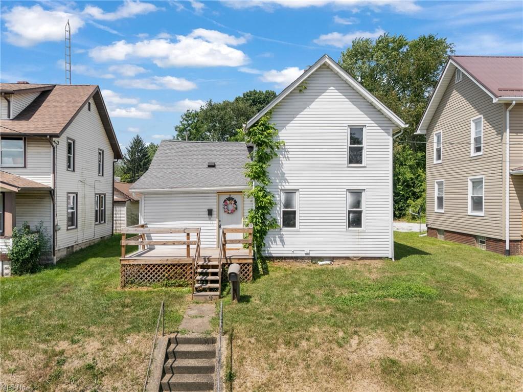 1915 Maple Avenue Northeast